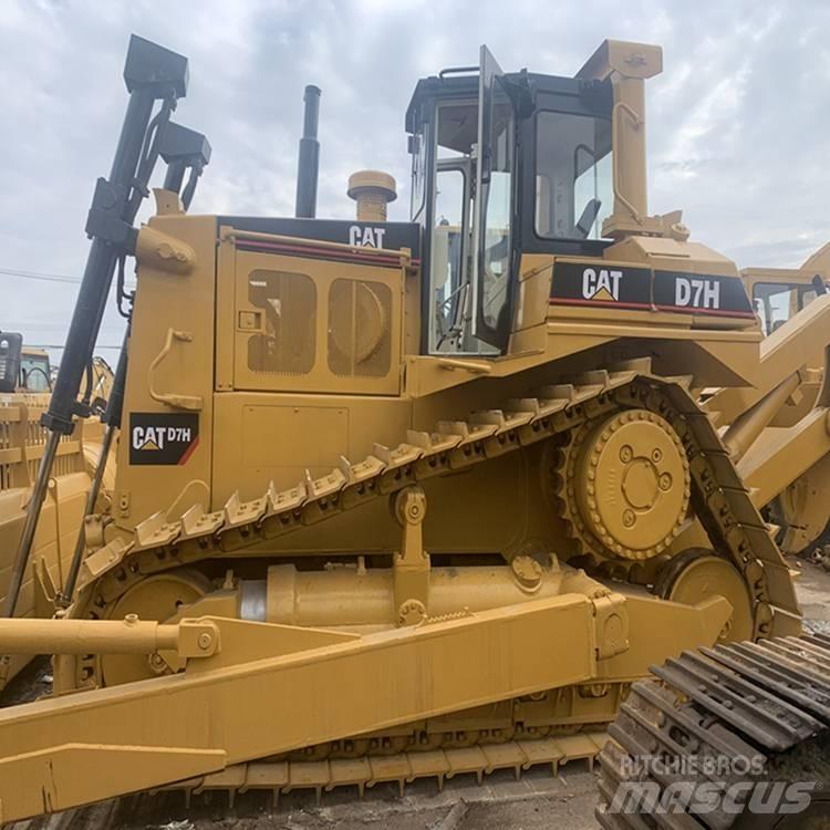 CAT D7H Buldozer sobre oruga