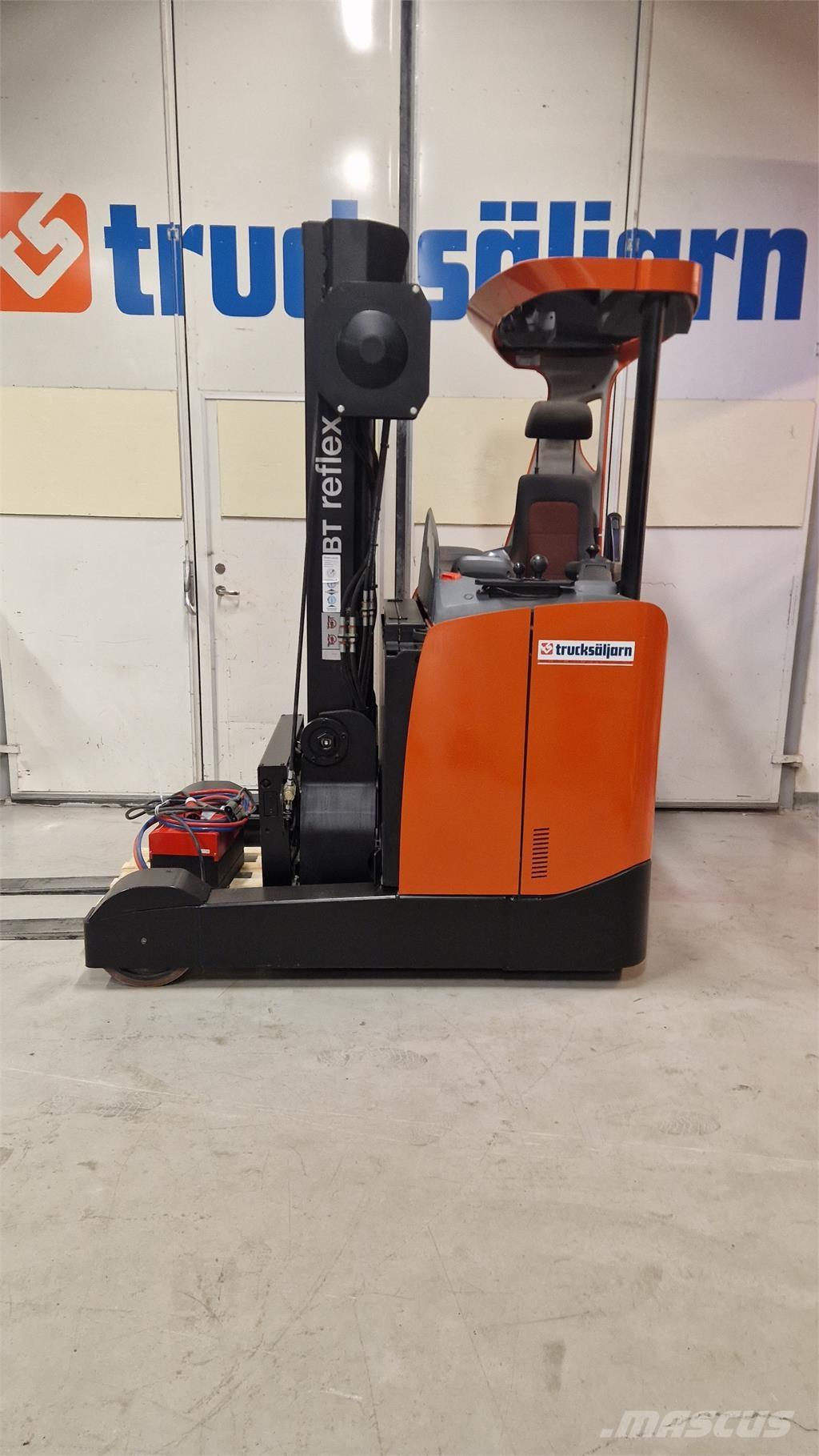 BT RRE200E Carretillas retráctiles