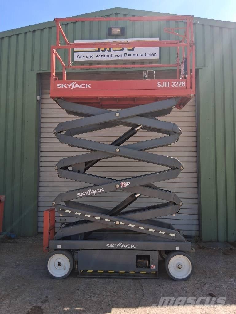 SkyJack SJ III 3226 Plataformas tijera