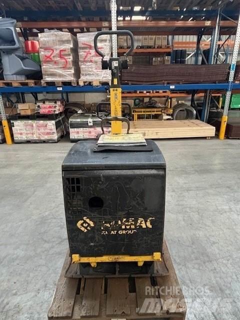 Bomag BPR 70/70 Vibradores