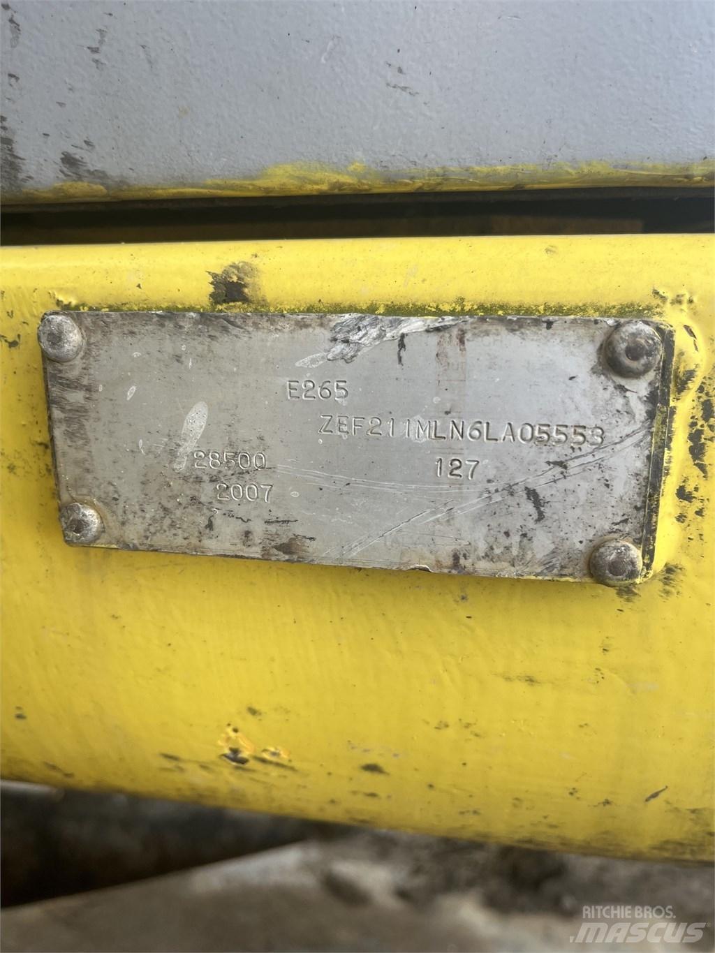 New Holland E 265 B Excavadoras de cadenas