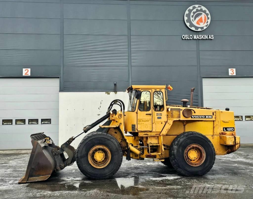 Volvo L 120 Cargadoras sobre ruedas