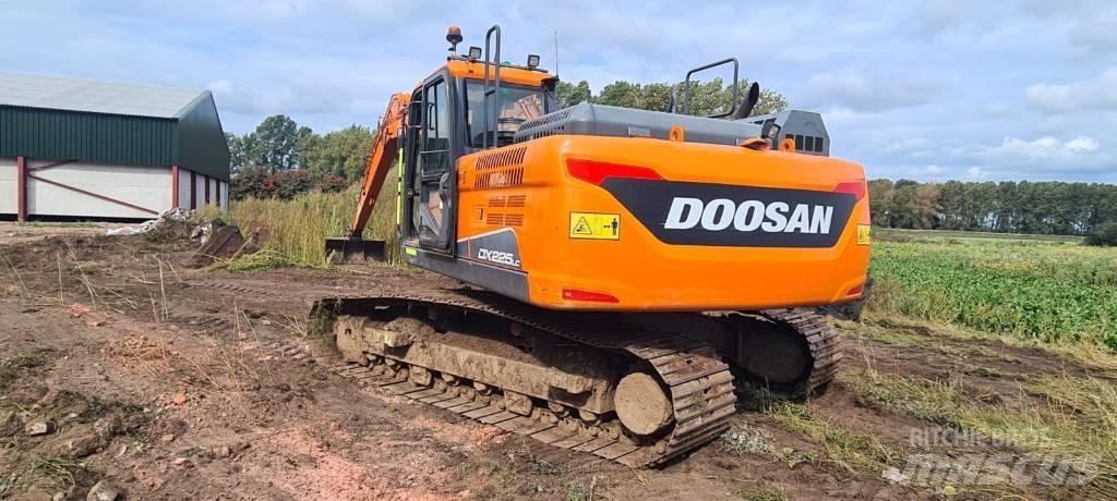Doosan DX 225 LC-5 Excavadoras de cadenas