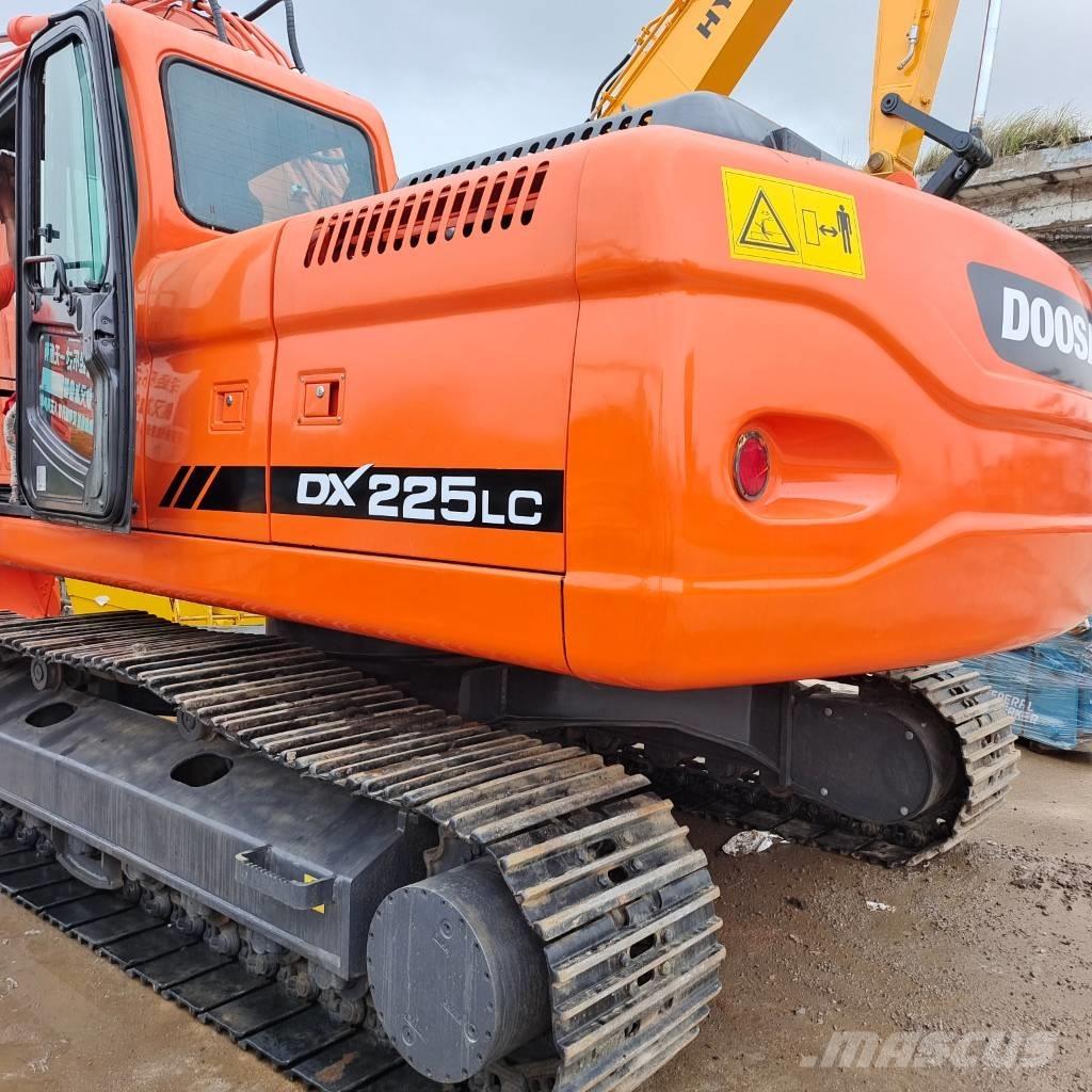 Doosan DX 225 LC Excavadoras de cadenas