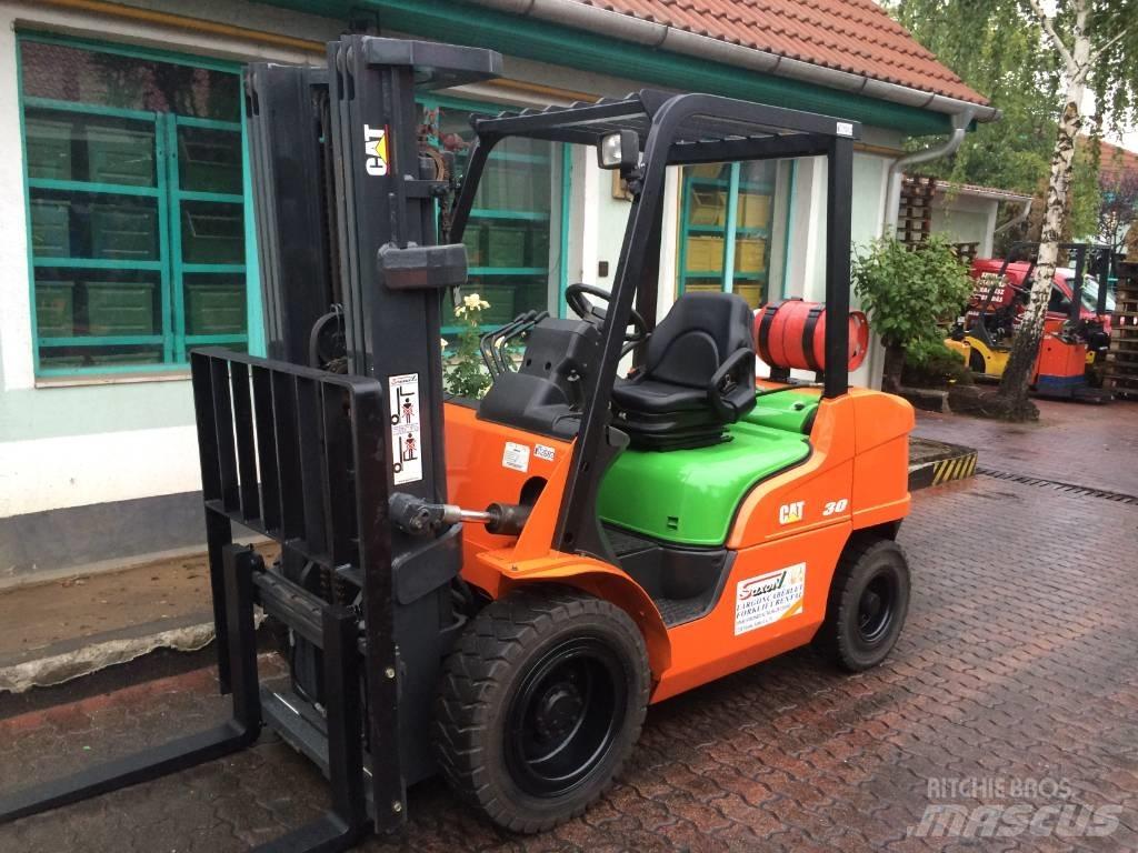CAT GP 35 N V-2682 Carretillas LPG