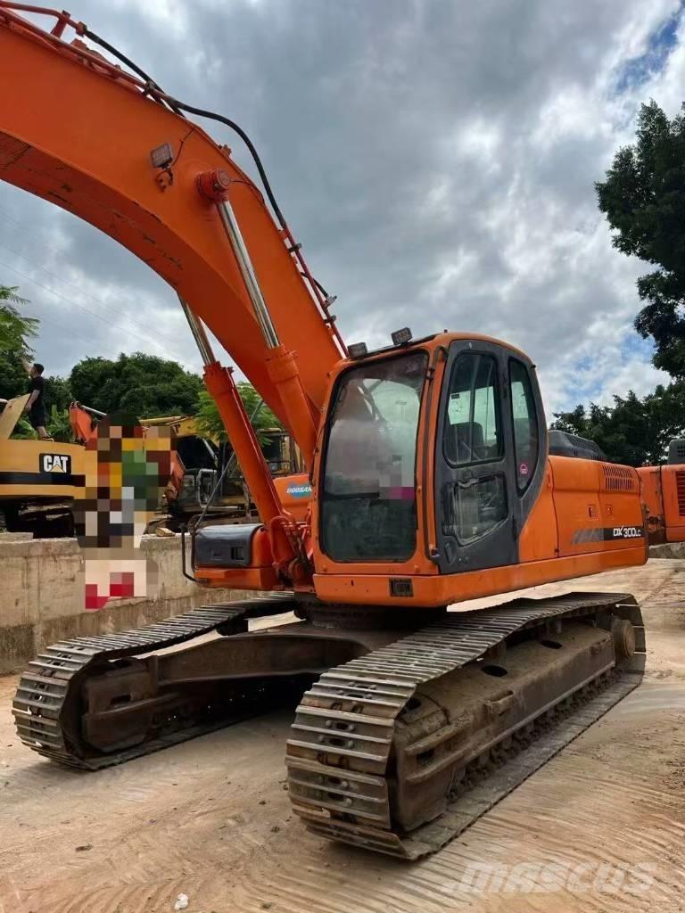 Doosan DX300 Excavadoras de cadenas
