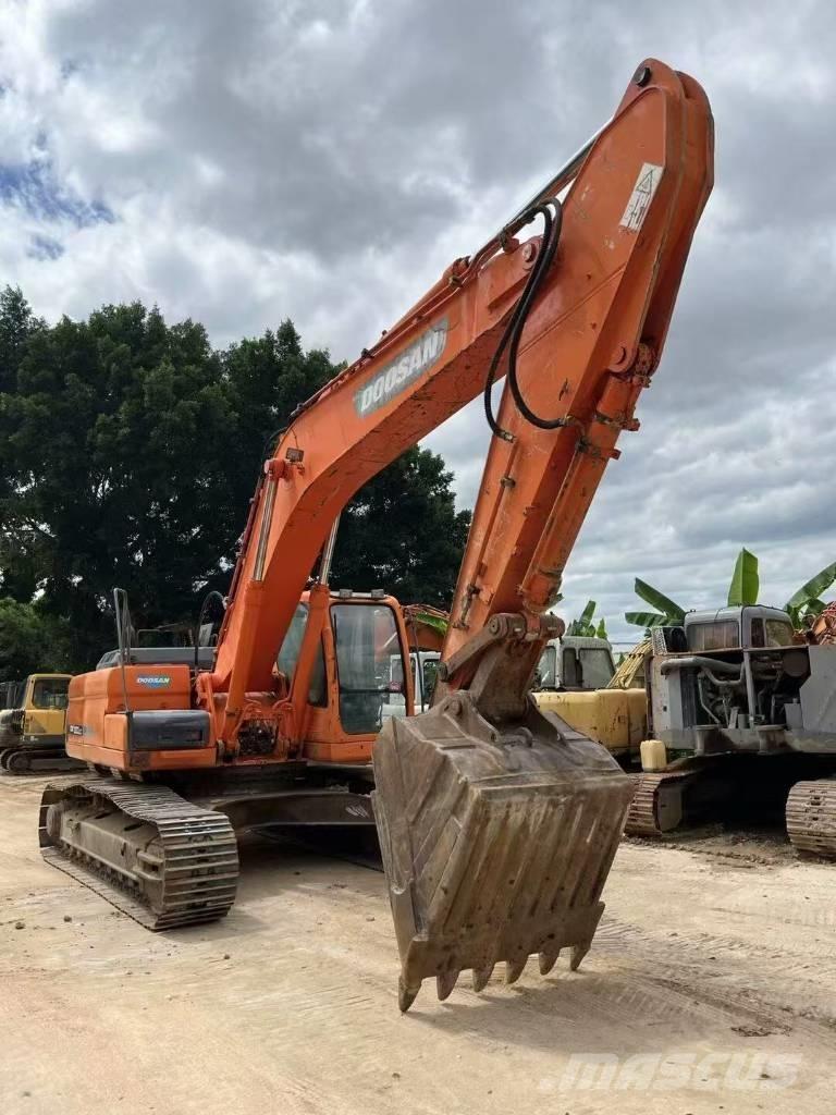 Doosan DX300 Excavadoras de cadenas