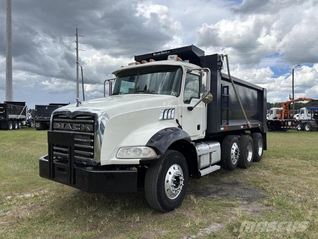 Mack GRANITE GU813 Camiones bañeras basculantes o volquetes