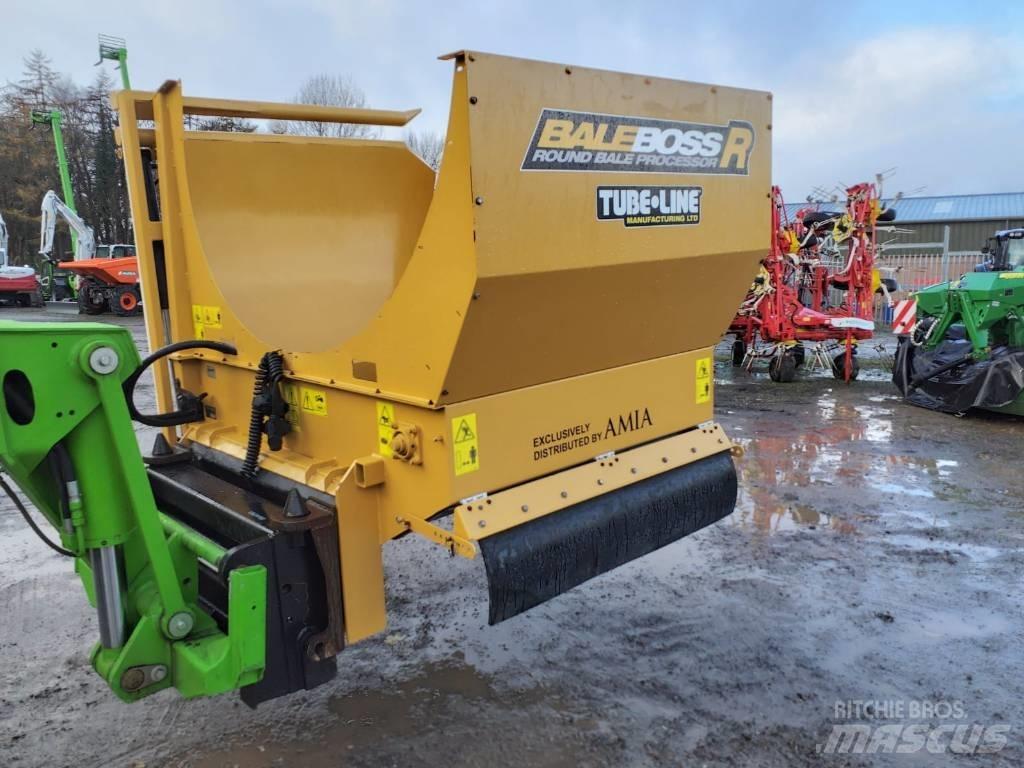  Bale Boss R 4500 Desmenuzadoras, cortadoras y desenrolladoras de pacas