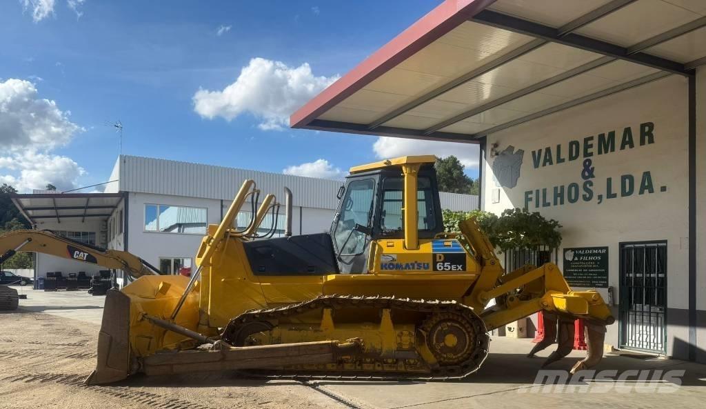 Komatsu D 65 EX 12 Buldozer sobre oruga