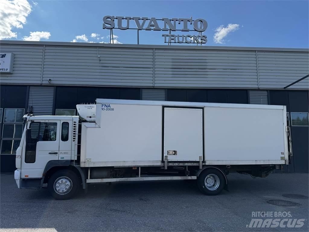 Volvo FL220 Camiones caja cerrada