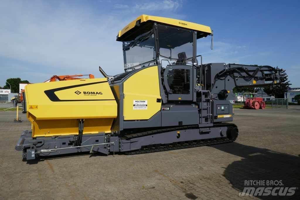 Bomag BMF 2500 M Alimentadores