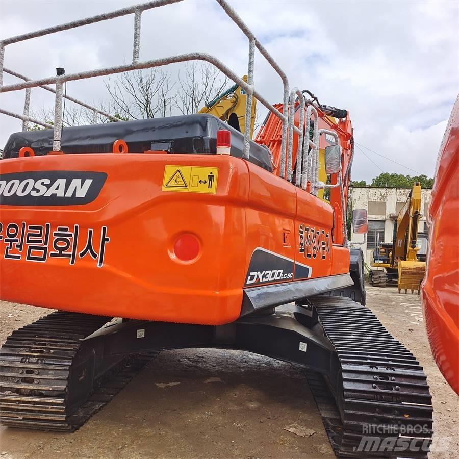 Doosan DX300 Excavadoras de cadenas