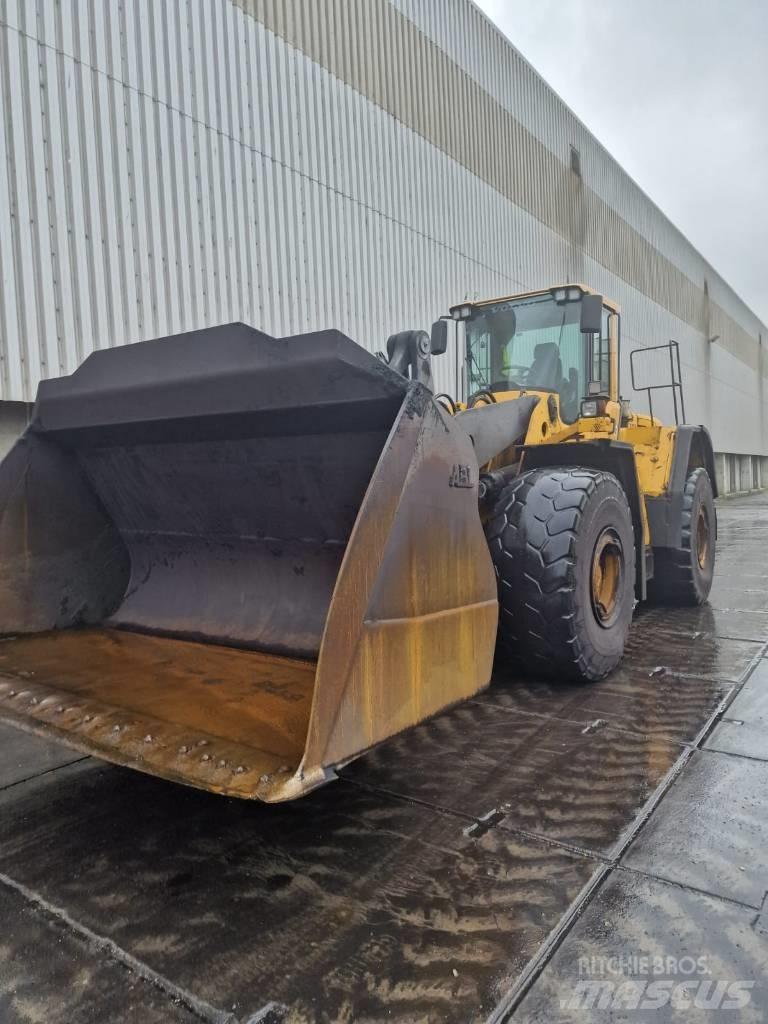 Volvo L 220 F Cargadoras sobre ruedas