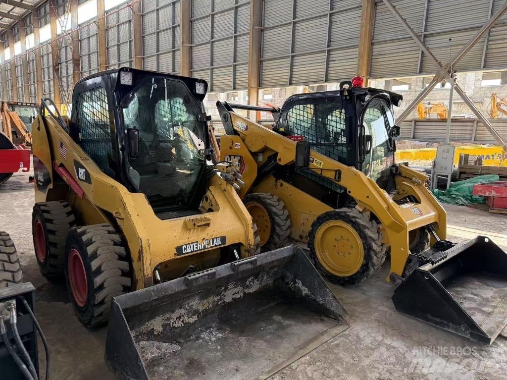 CAT 246C and 262D Minicargadoras