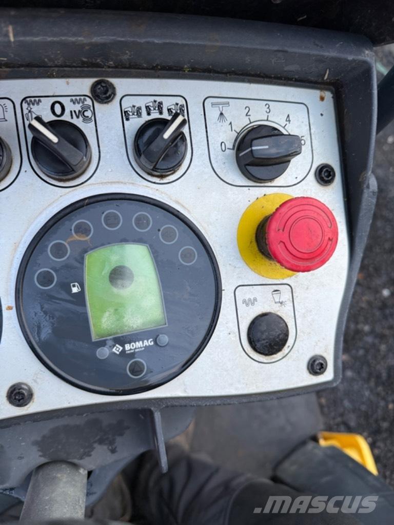 Bomag BW 120 AD-5 Rodillos de doble tambor