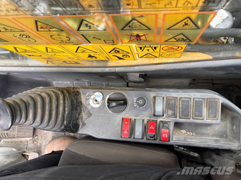Komatsu PW148-11 Excavadoras de ruedas