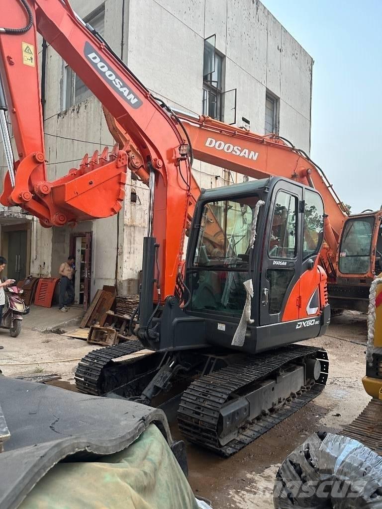Doosan DX 60 Mini excavadoras < 7t