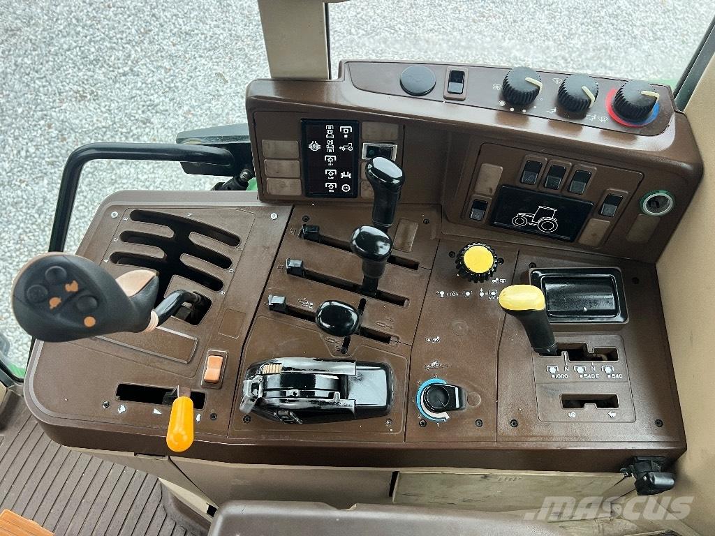 John Deere 6910 Tractores