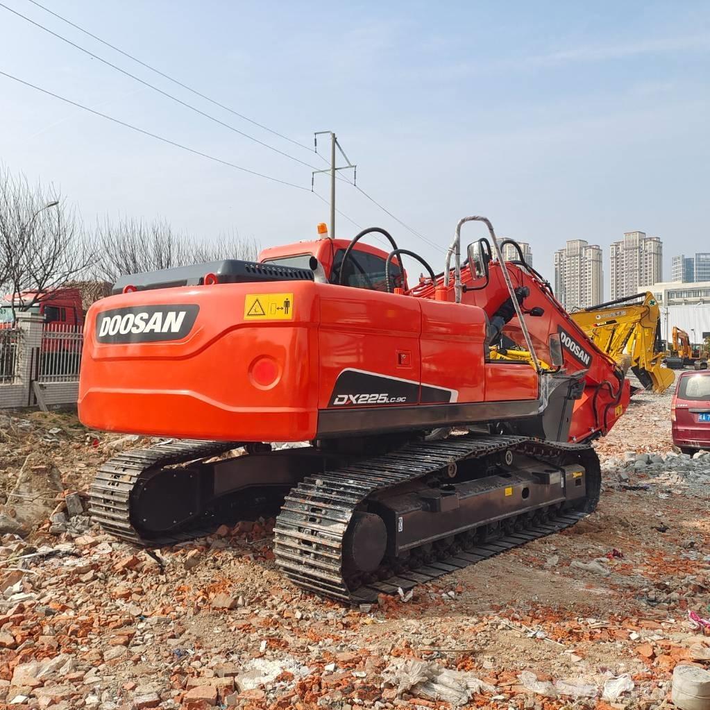 Doosan DX 225 LC Mini excavadoras < 7t