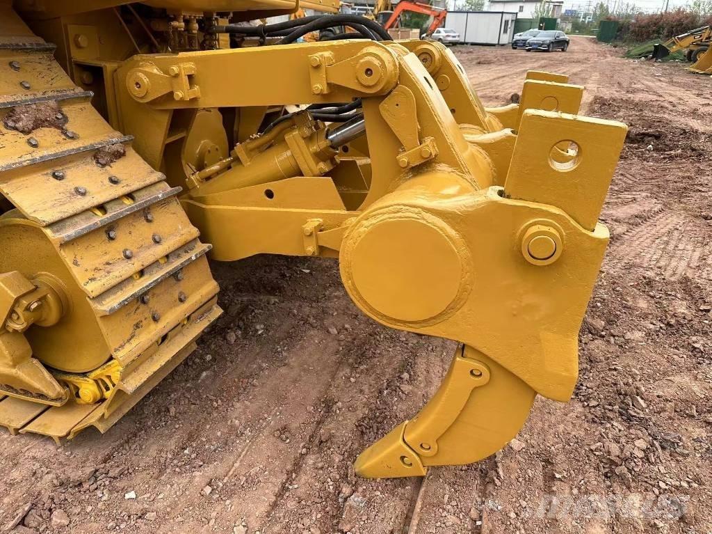 CAT D8R Buldozer sobre oruga