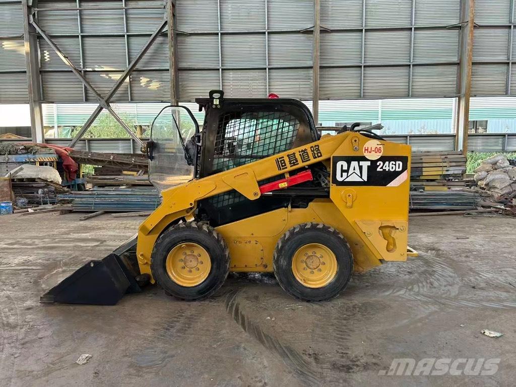 CAT 246 D Minicargadoras