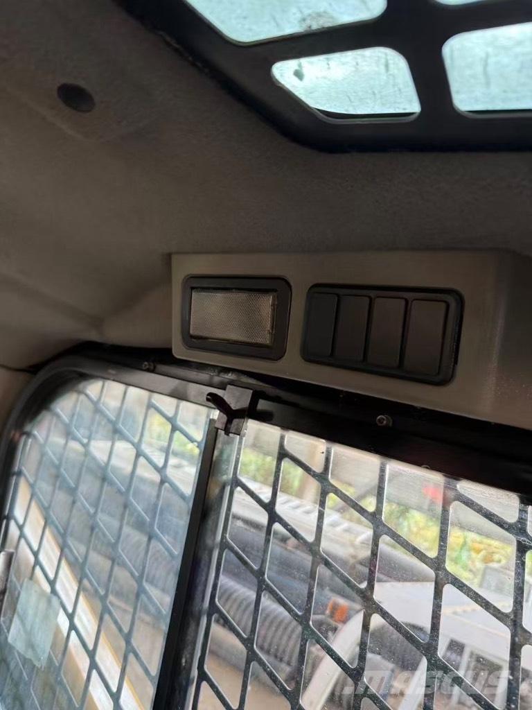 CAT 246 D Minicargadoras