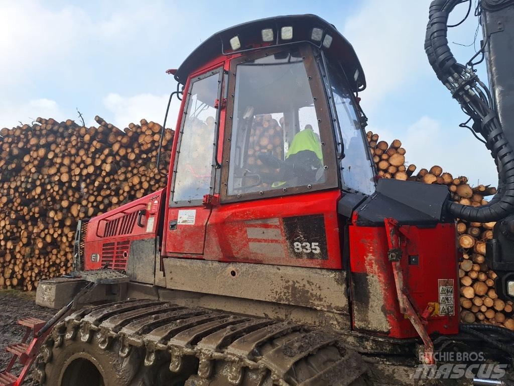 Komatsu 835 Autocargadoras