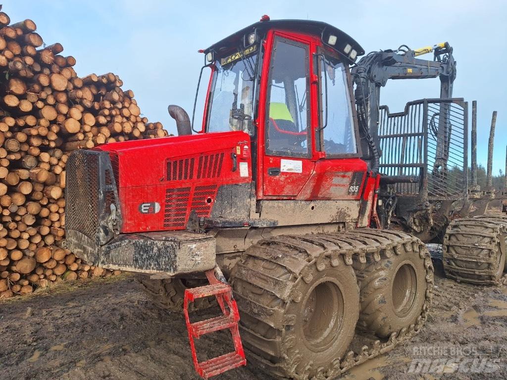 Komatsu 835 Autocargadoras