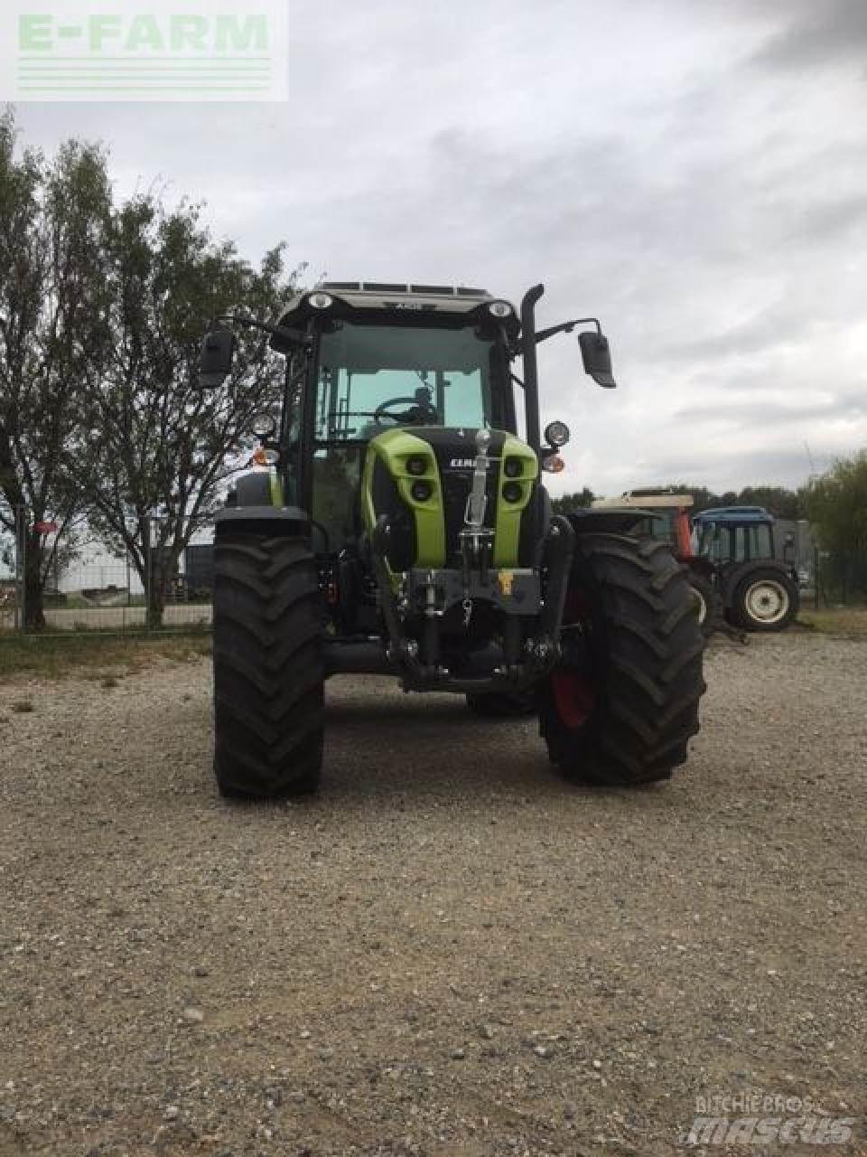 CLAAS axos 240 Tractores