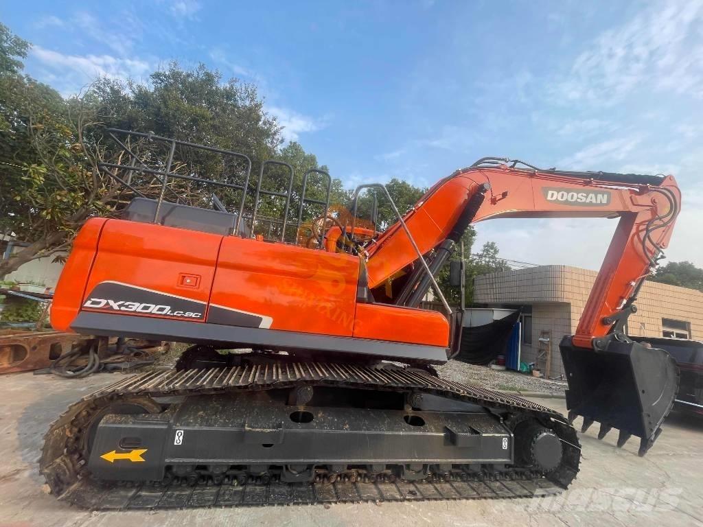 Doosan DX 300 Excavadoras de cadenas