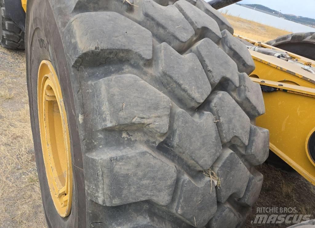 CAT 745 Dúmpers articulados