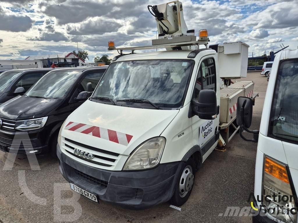 Iveco 50C18 Plataformas sobre camión