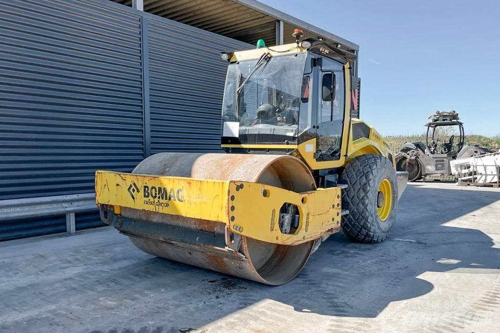Bomag BW 213 D-5 Rodillos de un solo tambor