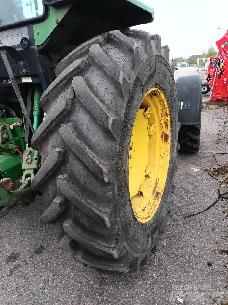 John Deere 3350 Tractores
