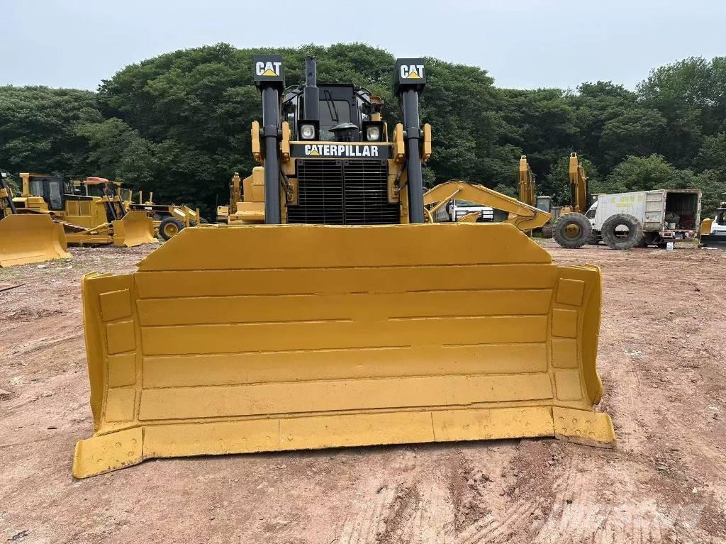 CAT D 8 R Buldozer sobre oruga