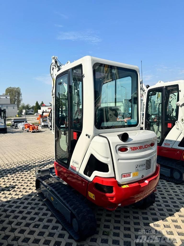 Takeuchi TB 225 V0 Mini excavadoras < 7t