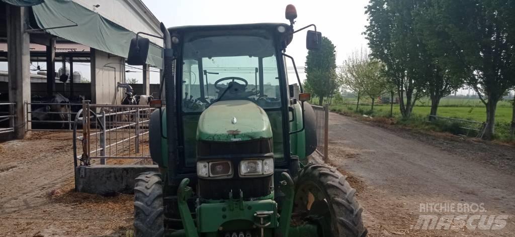 John Deere 5820 Tractores