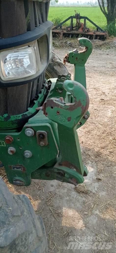 John Deere 5820 Tractores
