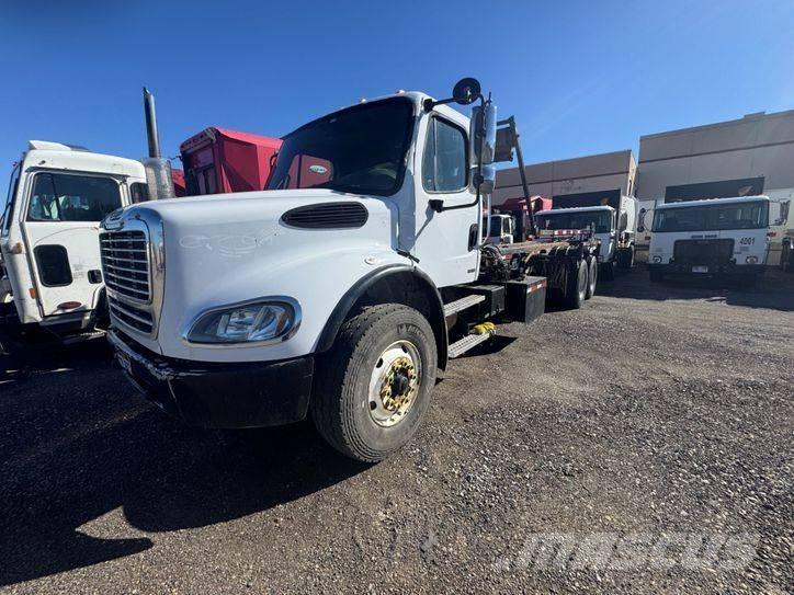 Freightliner M2 Camiones con gancho