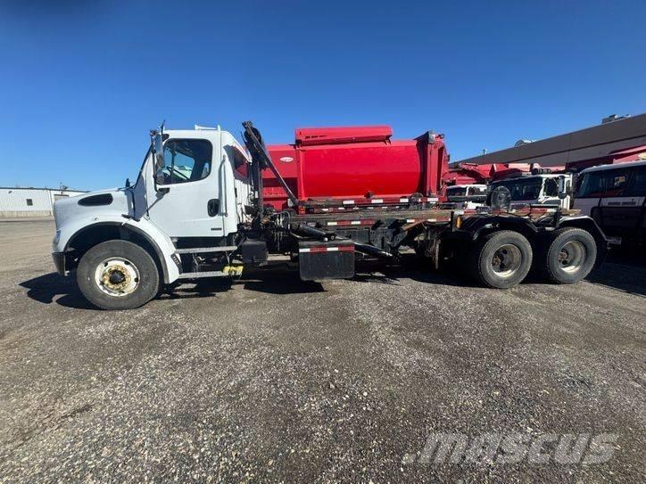 Freightliner M2 Camiones con gancho
