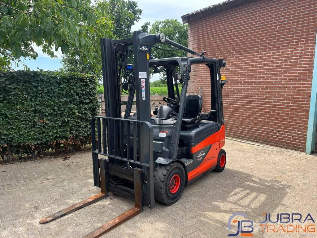 Linde E25-01 Carretillas de horquilla eléctrica