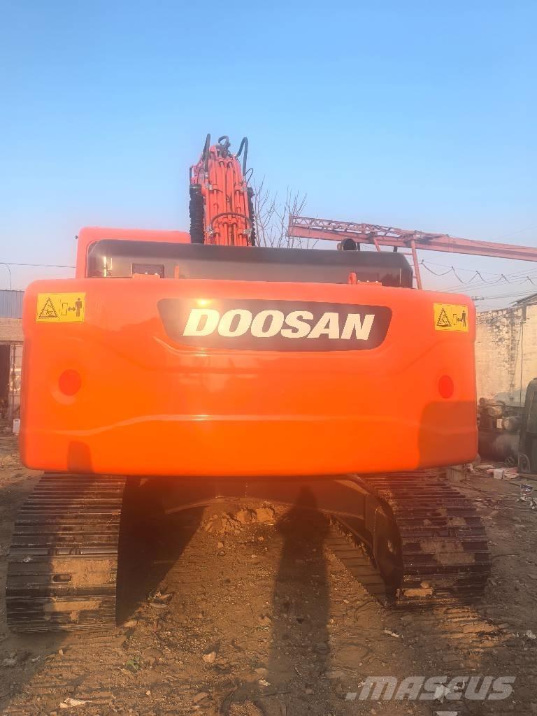 Doosan DX225 Excavadoras de cadenas