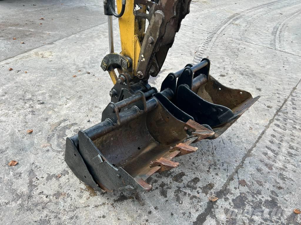CAT 302.5 C Mini excavadoras < 7t