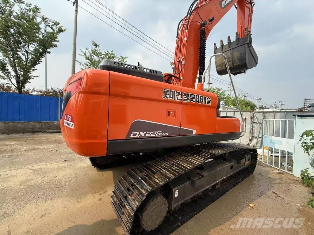 Doosan DX 225 LCA Excavadoras de cadenas