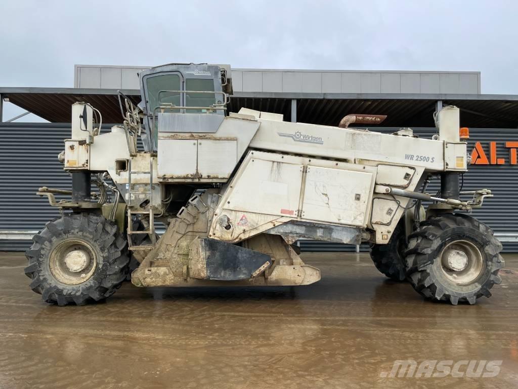 Wirtgen WR 2500S Equipos para la estabilización de suelos y reciclaje de asfalto