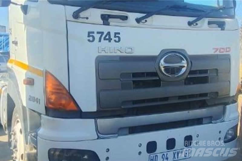 Hino 700 2841 Otros camiones