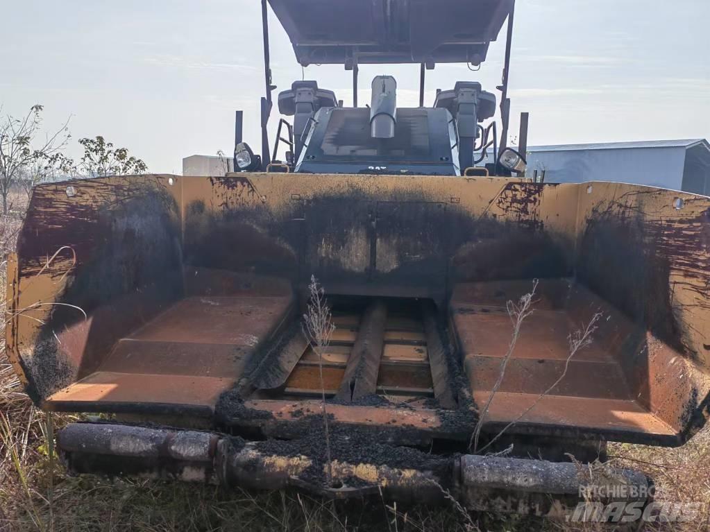 CAT AP655F Asfaltadoras