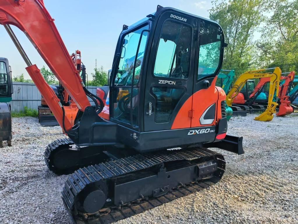 Doosan DX 60 Mini excavadoras < 7t