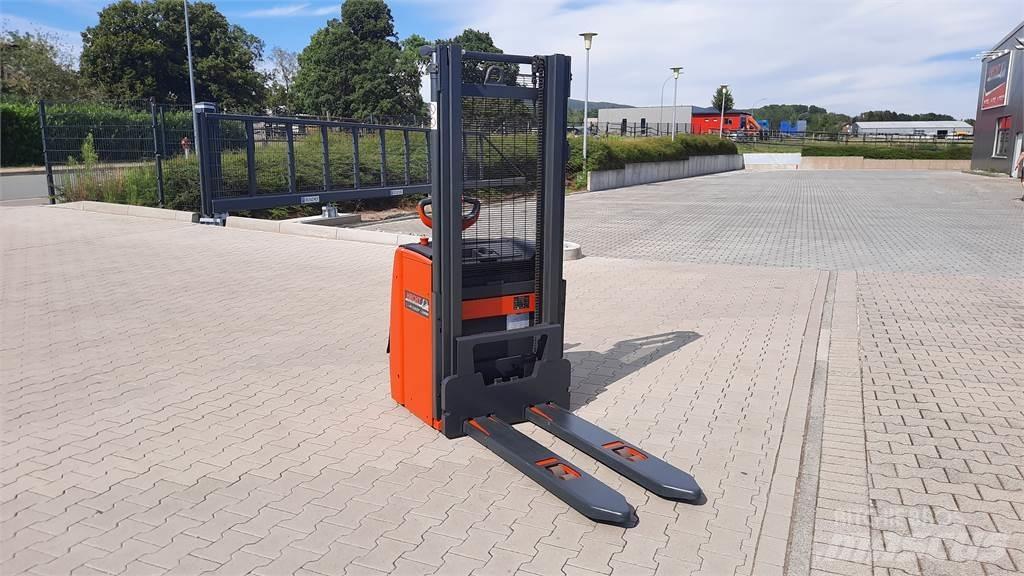 Linde L16 - BR1173 Apiladores eléctricos
